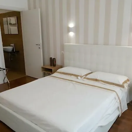 Central Dimora Duchessa Guest house